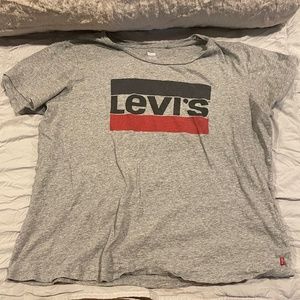 levi’s logo shirt